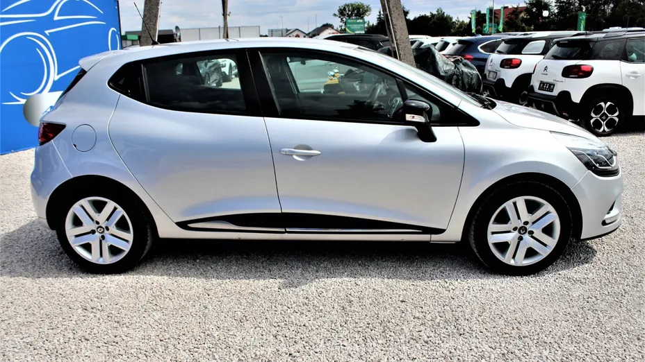 RENAULT Clio -