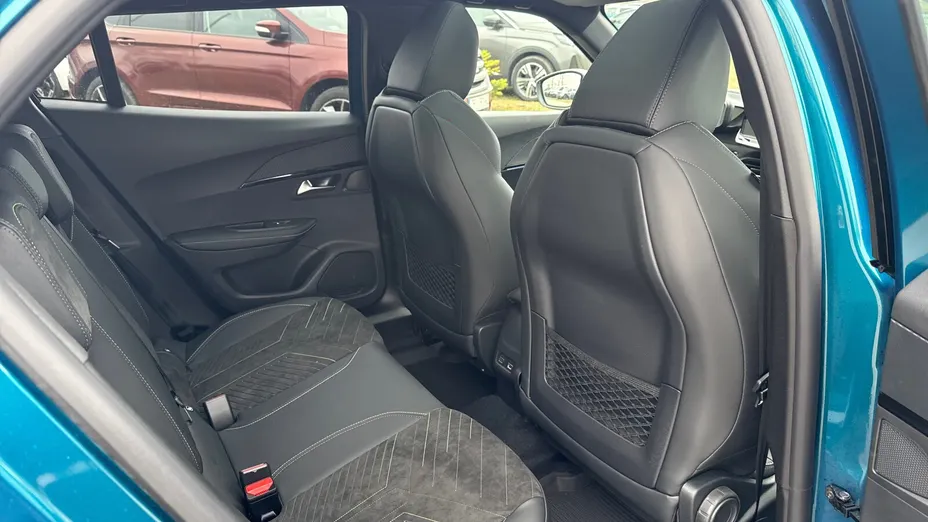 PEUGEOT 2008 2008 PureTech mHEV GT Exclusive e-DCS6 Nowy