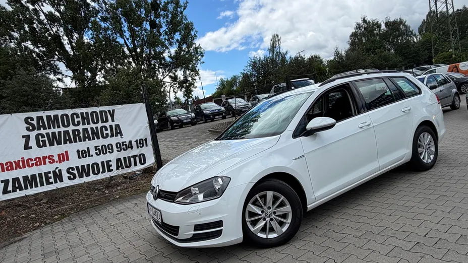 VOLKSWAGEN Golf -