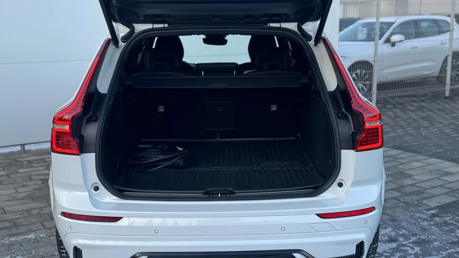 VOLVO XC60 XC60 T8 Plug-In Hybrid AWD Ultra Dark aut