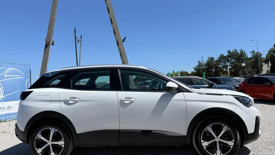 PEUGEOT 3008 -