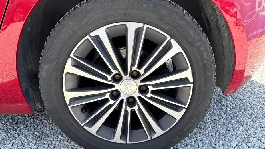 PEUGEOT 308 -