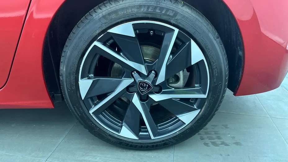 PEUGEOT 308 -