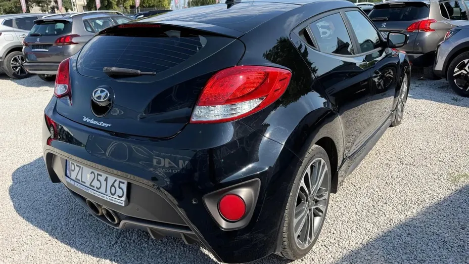 HYUNDAI Veloster -