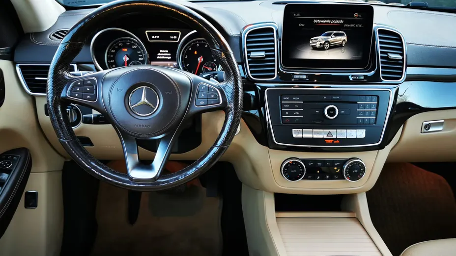 MERCEDES-BENZ GLS -