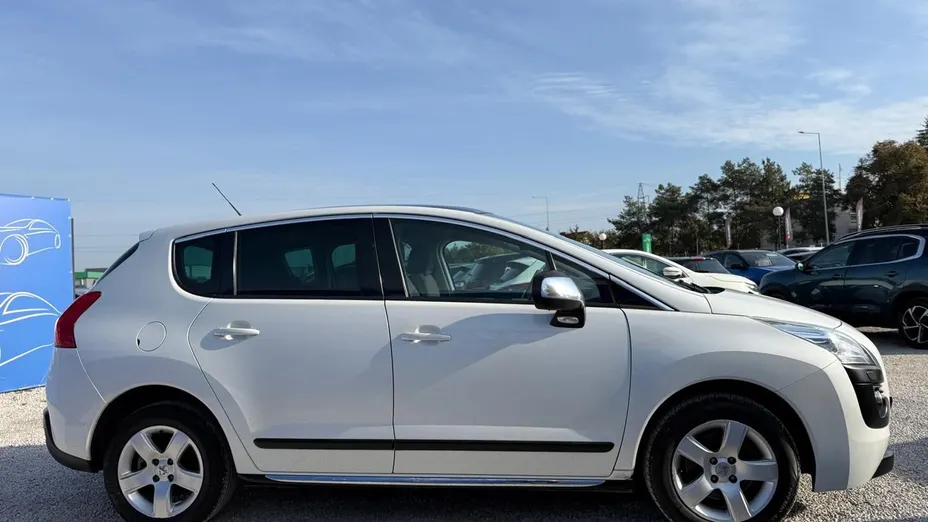 PEUGEOT 3008 -