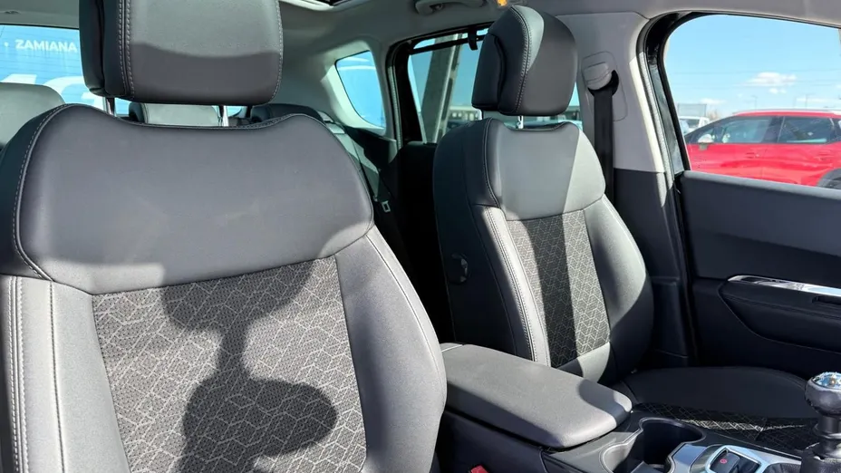 PEUGEOT 3008 -