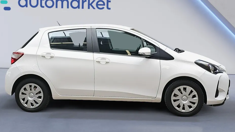 TOYOTA Yaris Yaris 1.5 Active