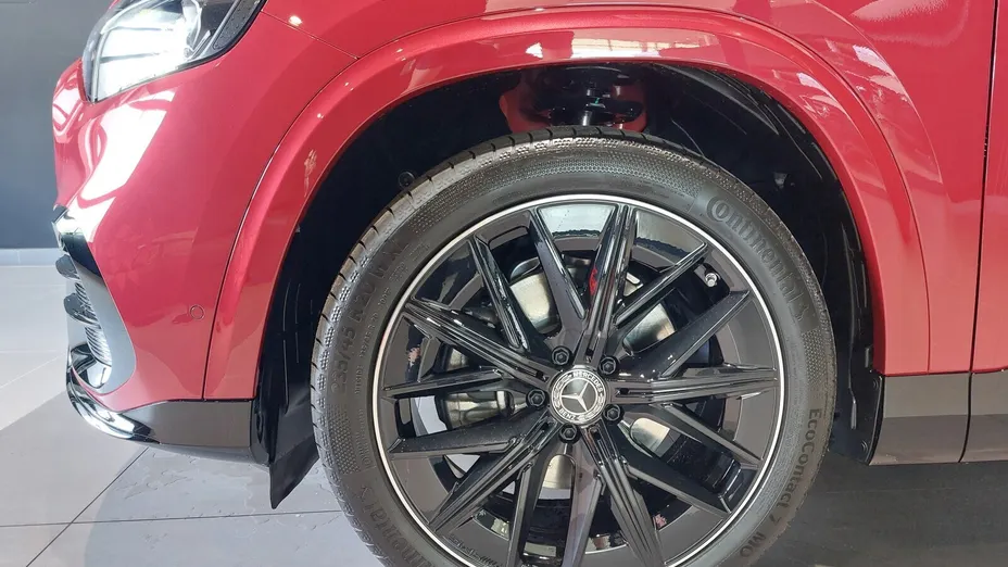 MERCEDES-BENZ GLB -