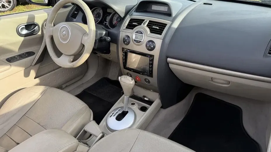 RENAULT Megane -