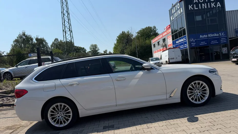 BMW Seria 5 520d Luxury Line aut