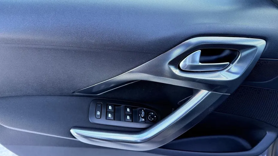PEUGEOT 2008 -