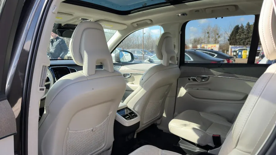 VOLVO XC90 -