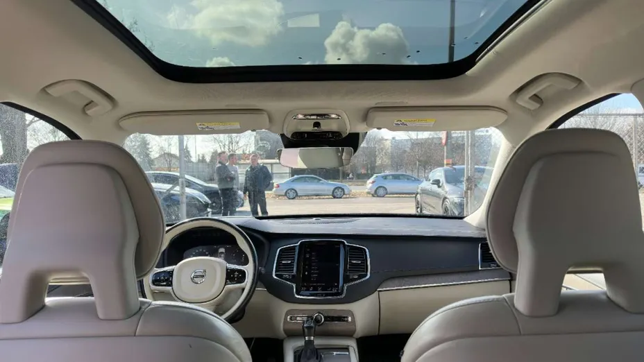 VOLVO XC90 -