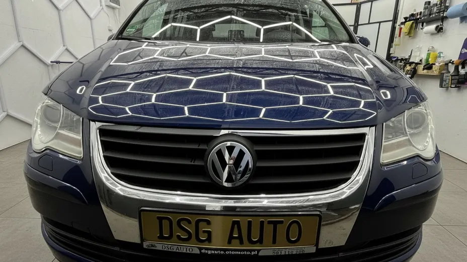 VOLKSWAGEN Touran -