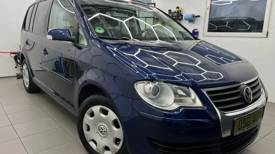 VOLKSWAGEN Touran -