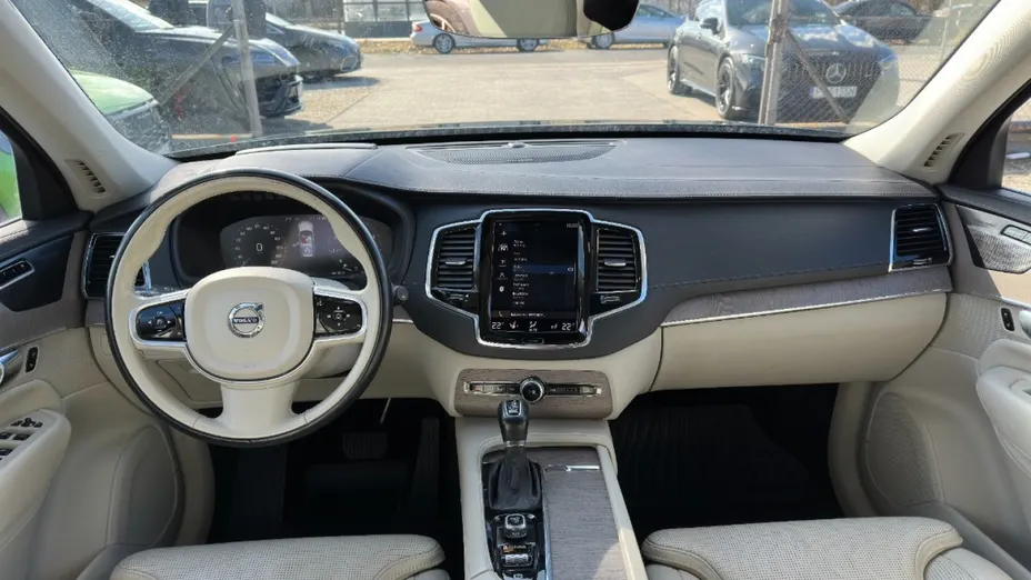VOLVO XC90 -