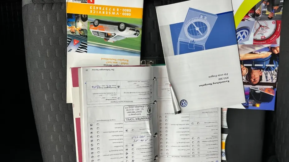 VOLKSWAGEN Touran -