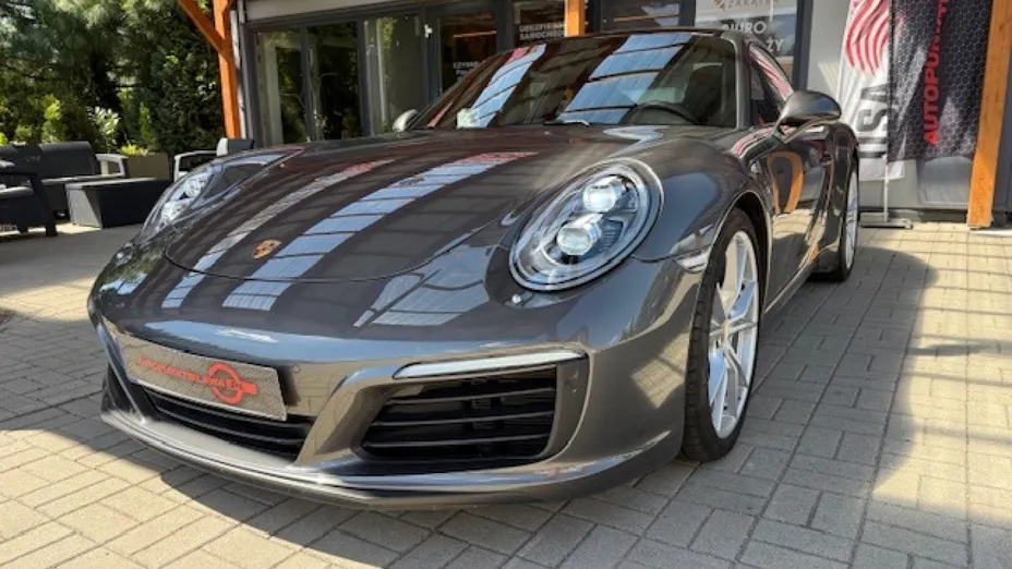 PORSCHE 911 -