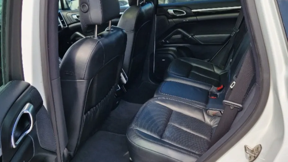 PORSCHE Cayenne -