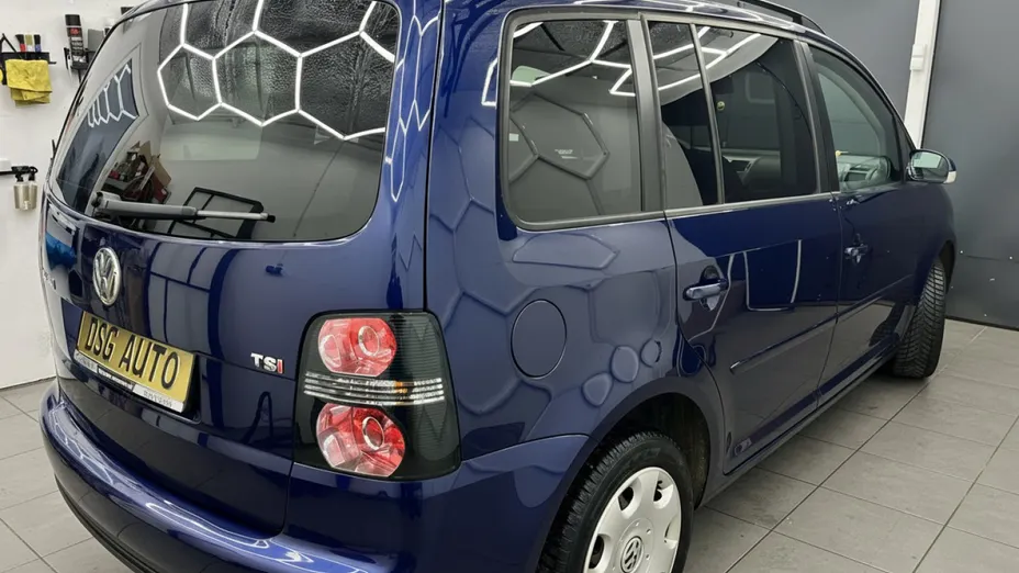 VOLKSWAGEN Touran -