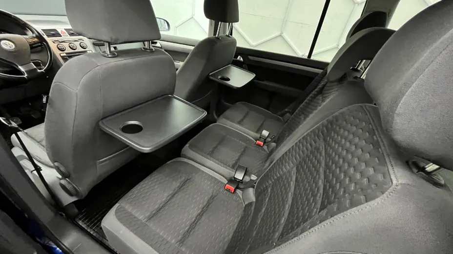 VOLKSWAGEN Touran -