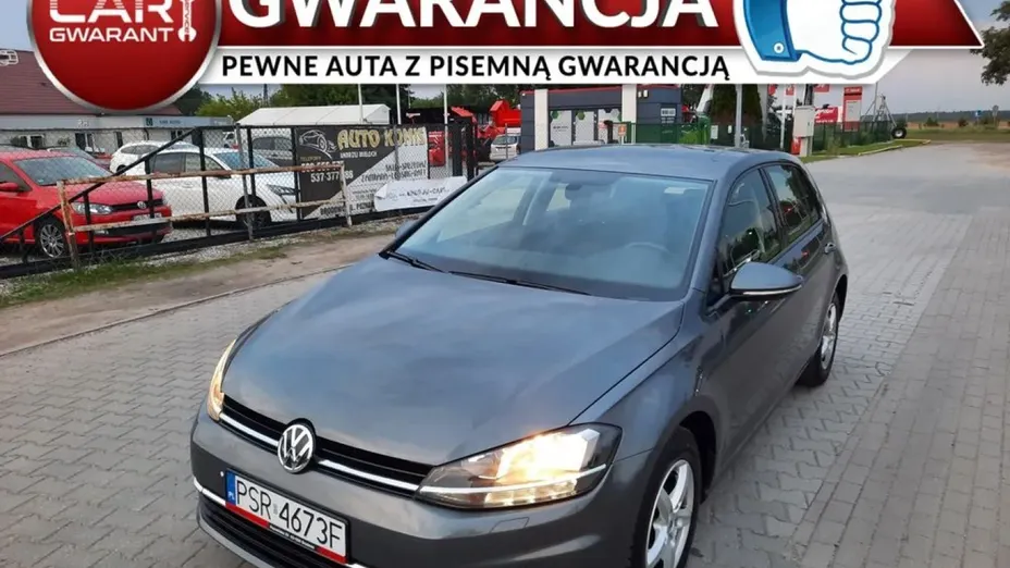 VOLKSWAGEN Golf -