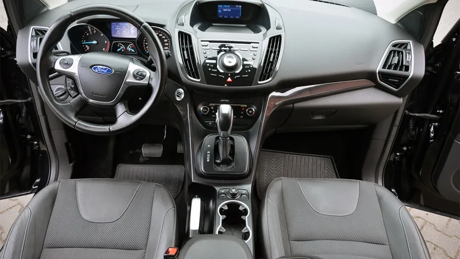 FORD Kuga -