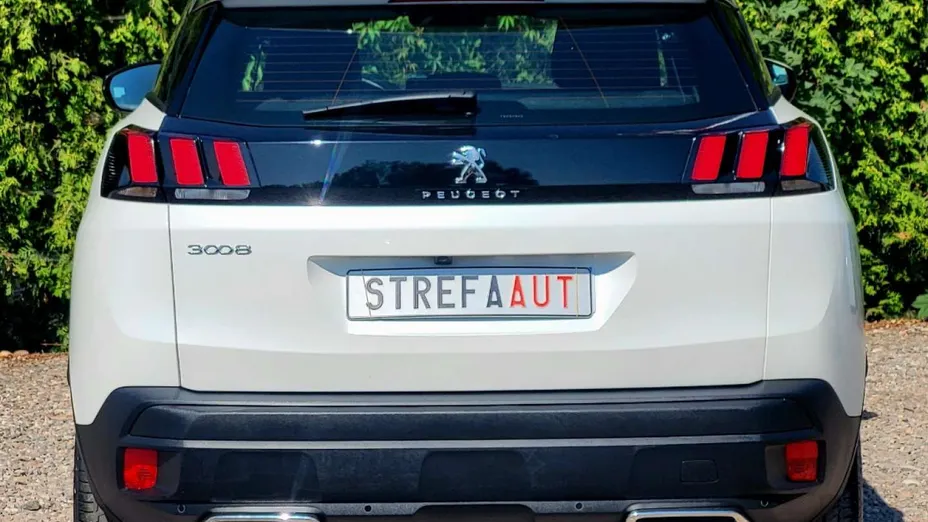 PEUGEOT 3008 -