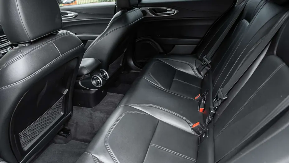 ALFA ROMEO Giulia -