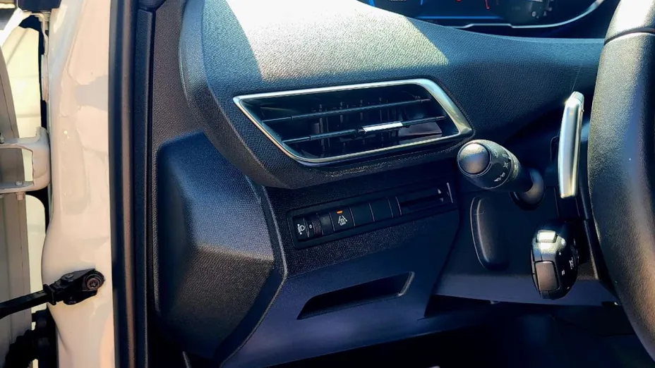 PEUGEOT 3008 -