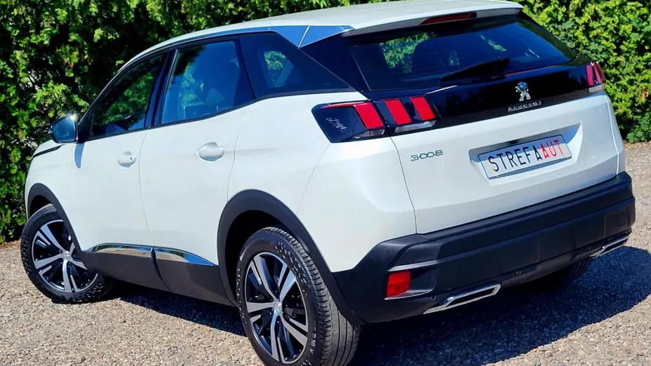 PEUGEOT 3008 -