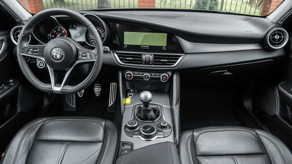 ALFA ROMEO Giulia -