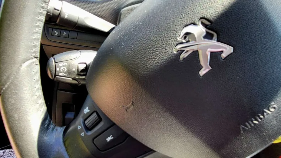PEUGEOT 2008 -