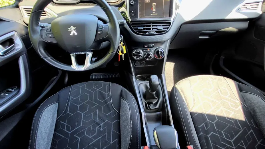 PEUGEOT 2008 -