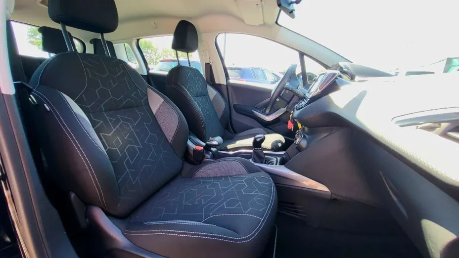 PEUGEOT 2008 -