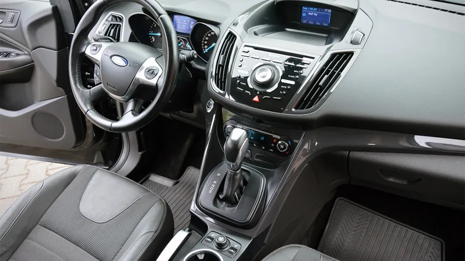 FORD Kuga -
