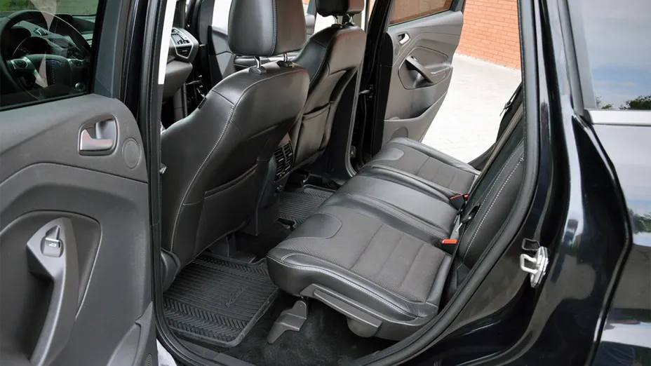FORD Kuga -