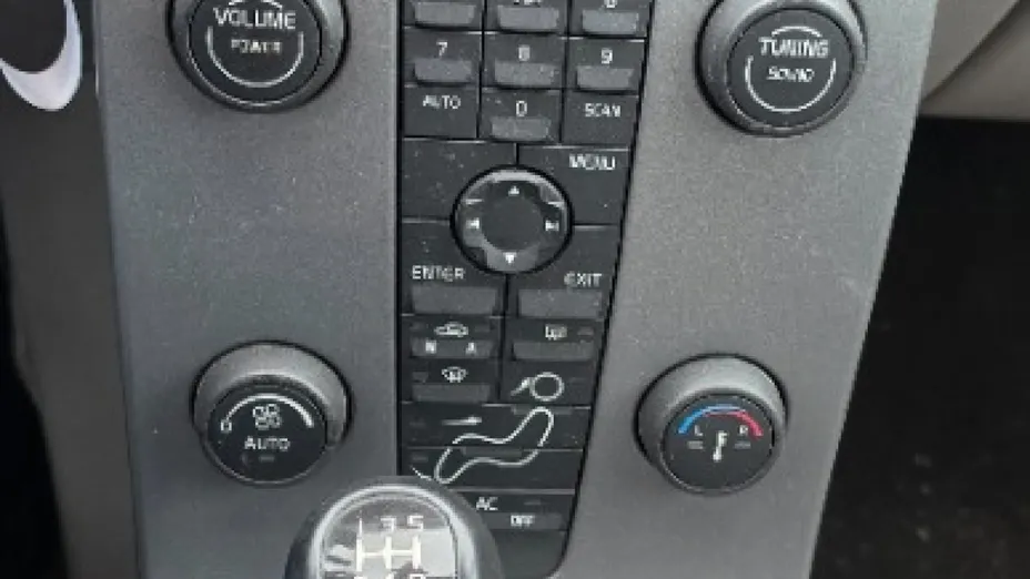 VOLVO S40 -