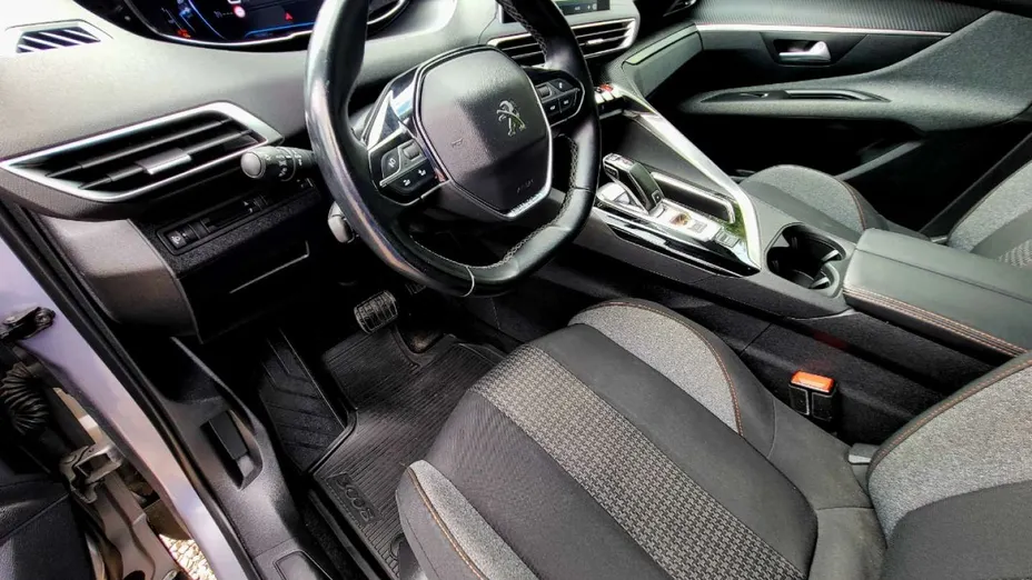 PEUGEOT 3008 -