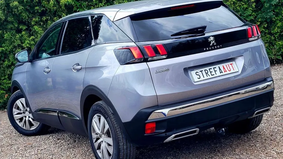 PEUGEOT 3008 -