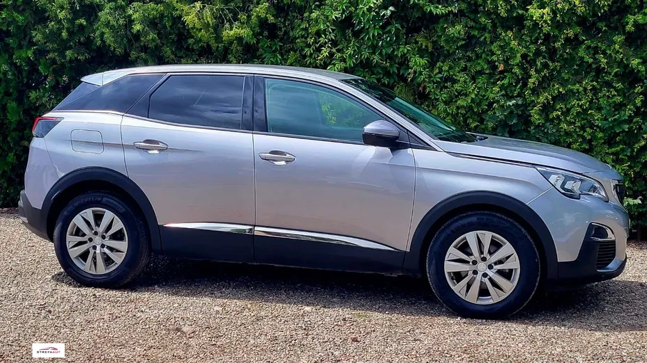 PEUGEOT 3008 -