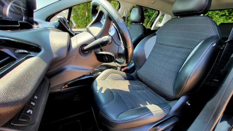 PEUGEOT 2008 -