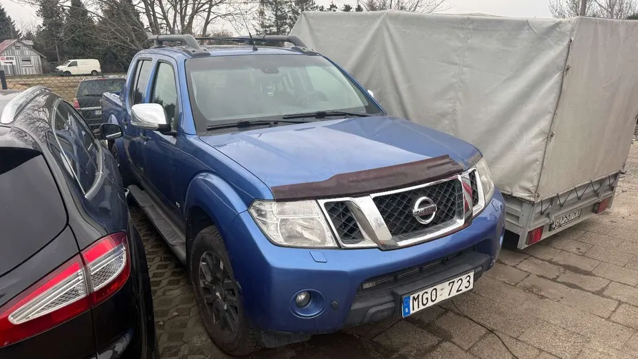 NISSAN Navara -