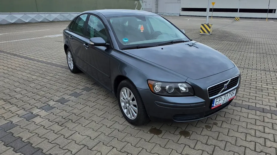 VOLVO S40 -