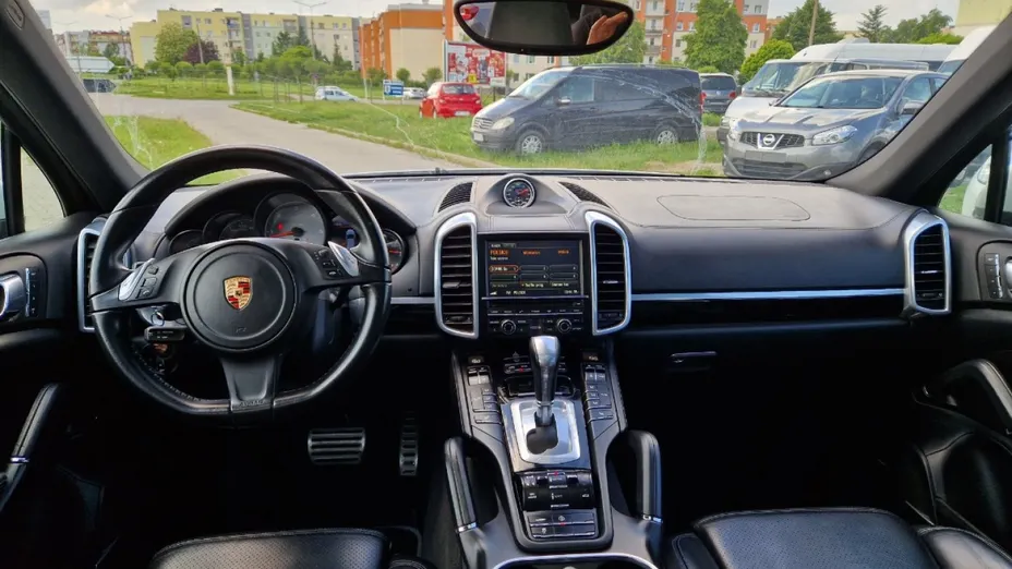 PORSCHE Cayenne -