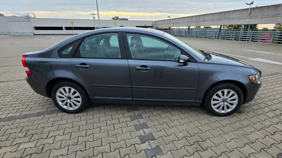 VOLVO S40 -