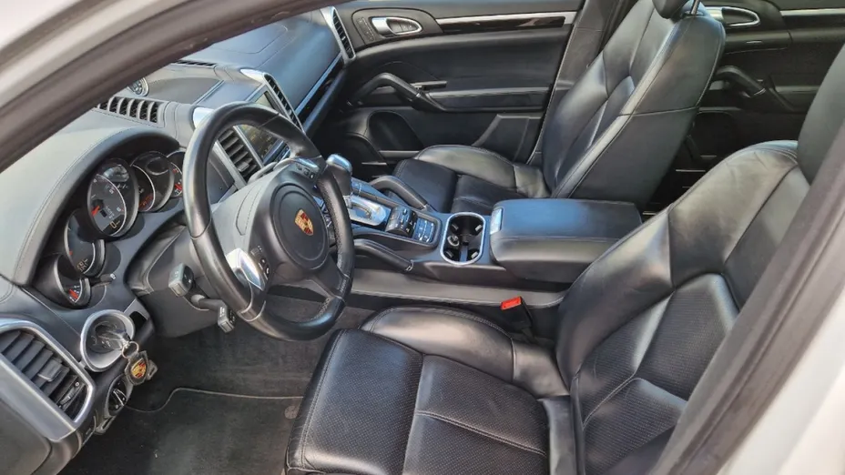 PORSCHE Cayenne -