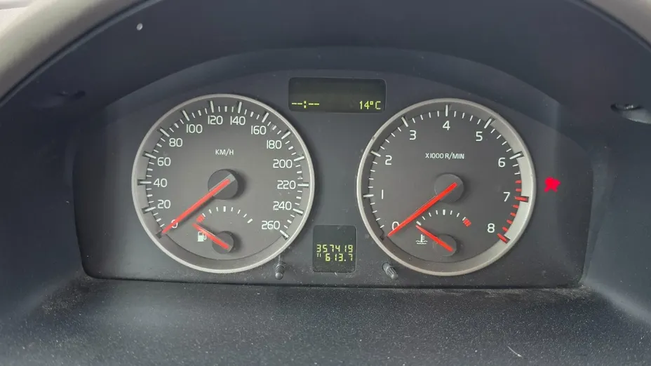 VOLVO S40 -