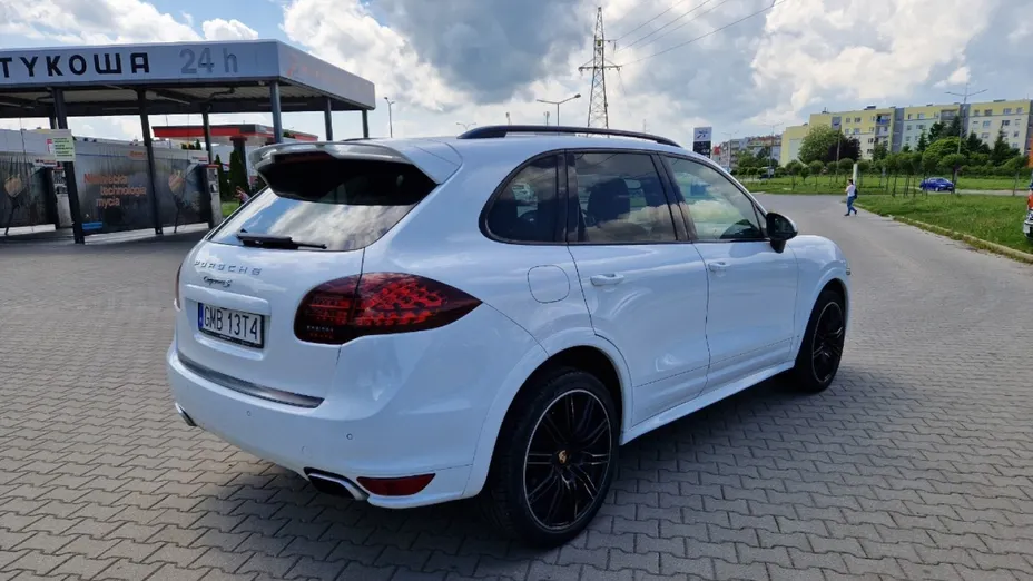 PORSCHE Cayenne -